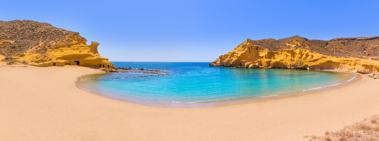 family beach rock arbolar aguilas murcia viajar en familia